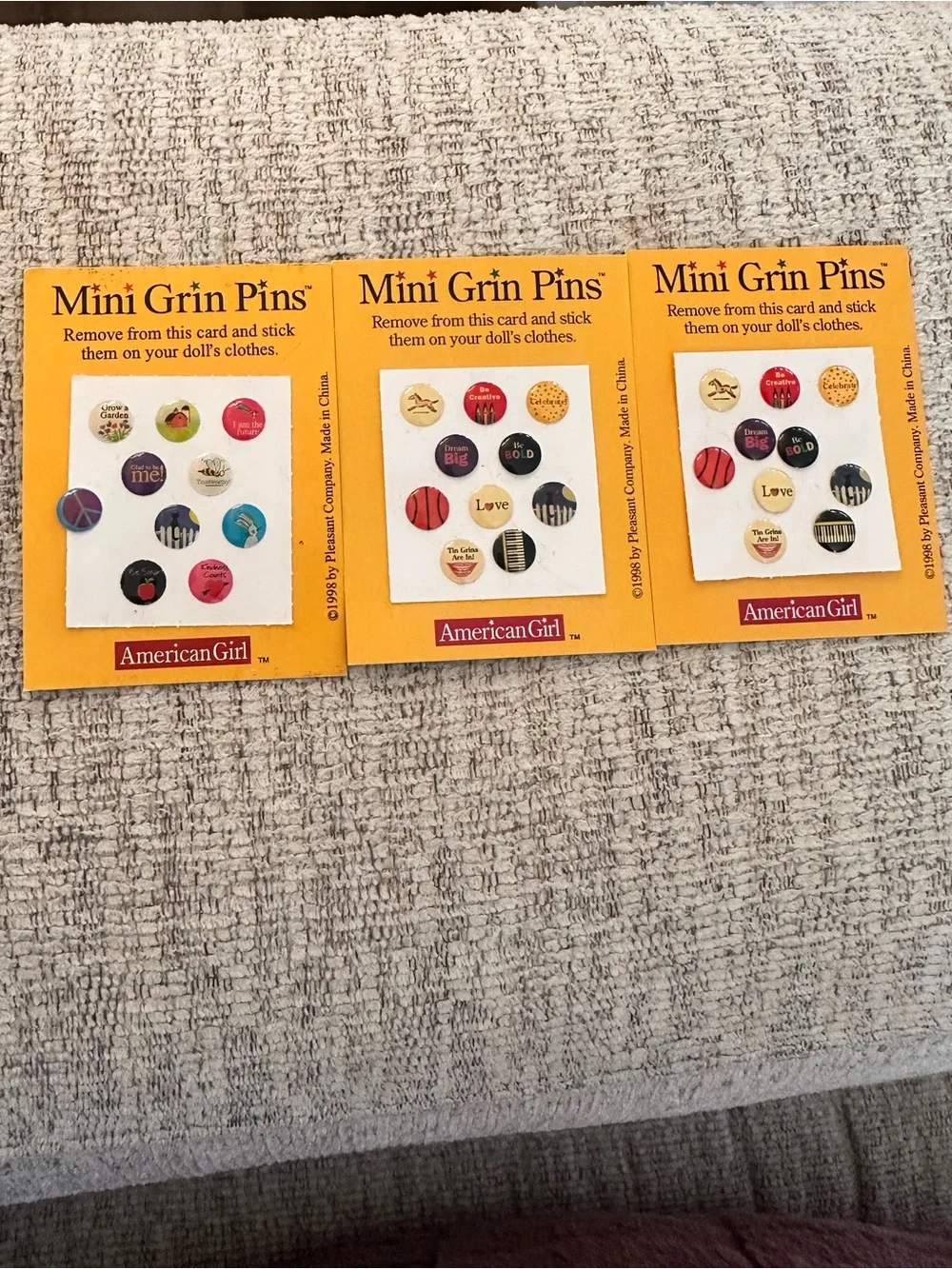Vintage American Girl Pleasant Company Mini Grin Pins – Lot of 3 – 1998